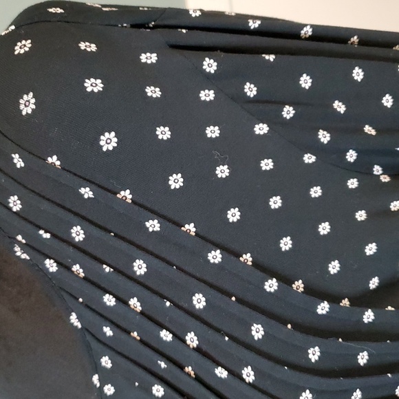 J. Jill Wearever Collection Black Daisies Floral Flowy Rayon Top 2X - Picture 4 of 10